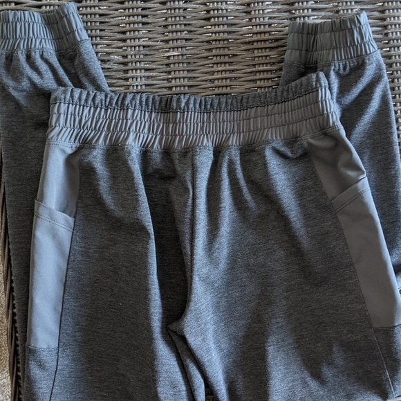 🔥 Champion Joggers - Picture 3 of 4